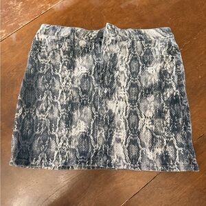 Zara Black and Gray Snake Print Mini Skirt